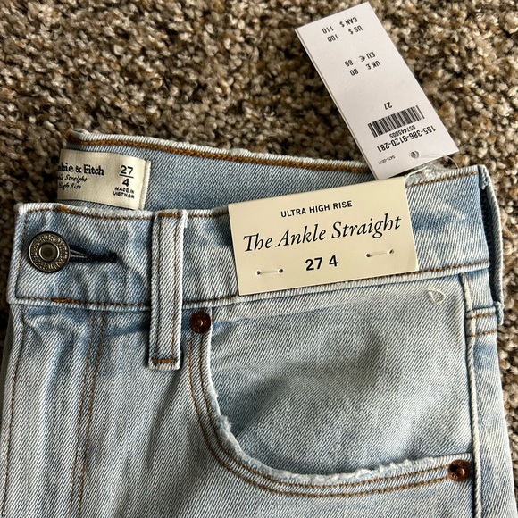 NEW Size 27 Abercrombie Cropped Holey Jeans - Picture 3 of 5